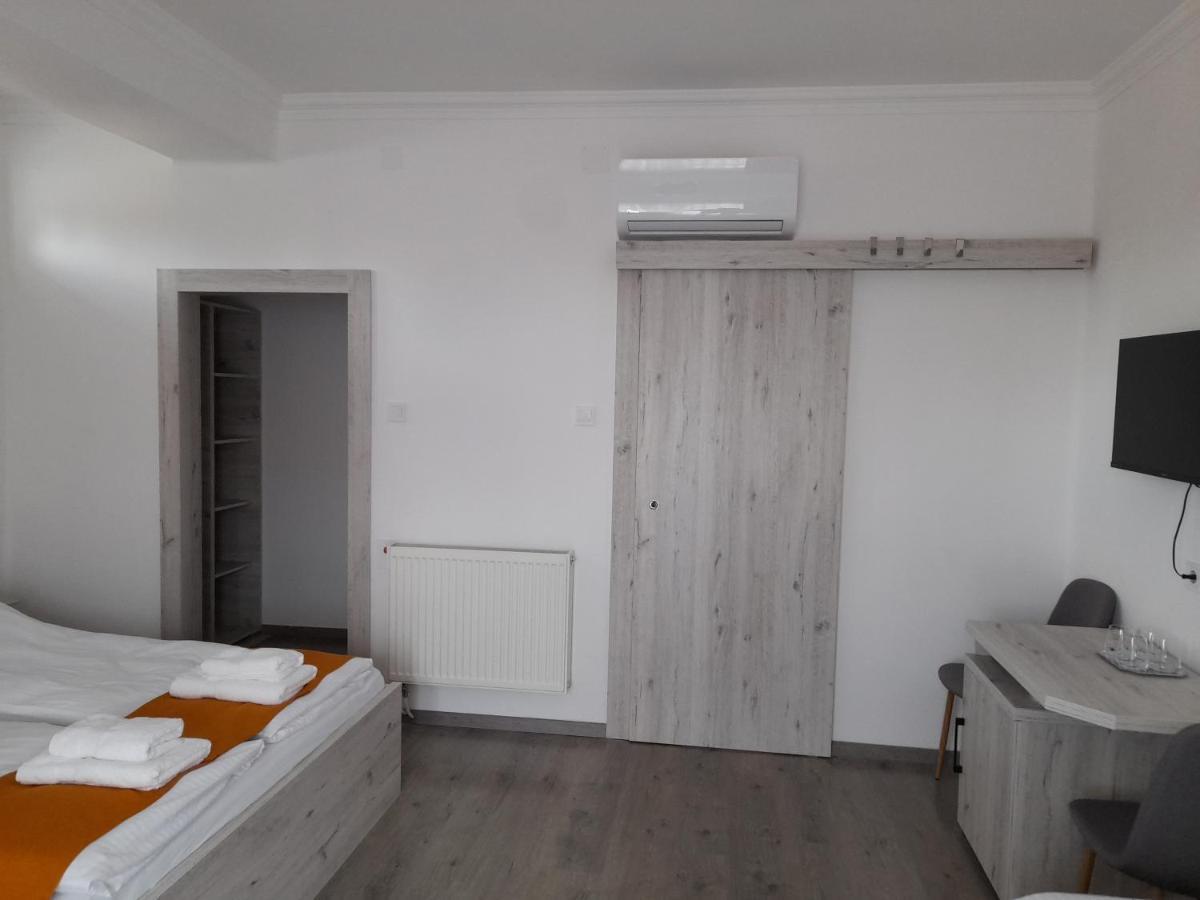 Bed and Breakfast Orion Panzio Hajdúszoboszló Esterno foto