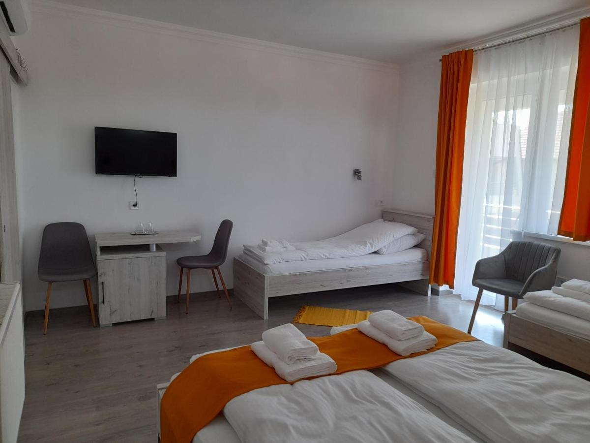 Bed and Breakfast Orion Panzio Hajdúszoboszló Esterno foto